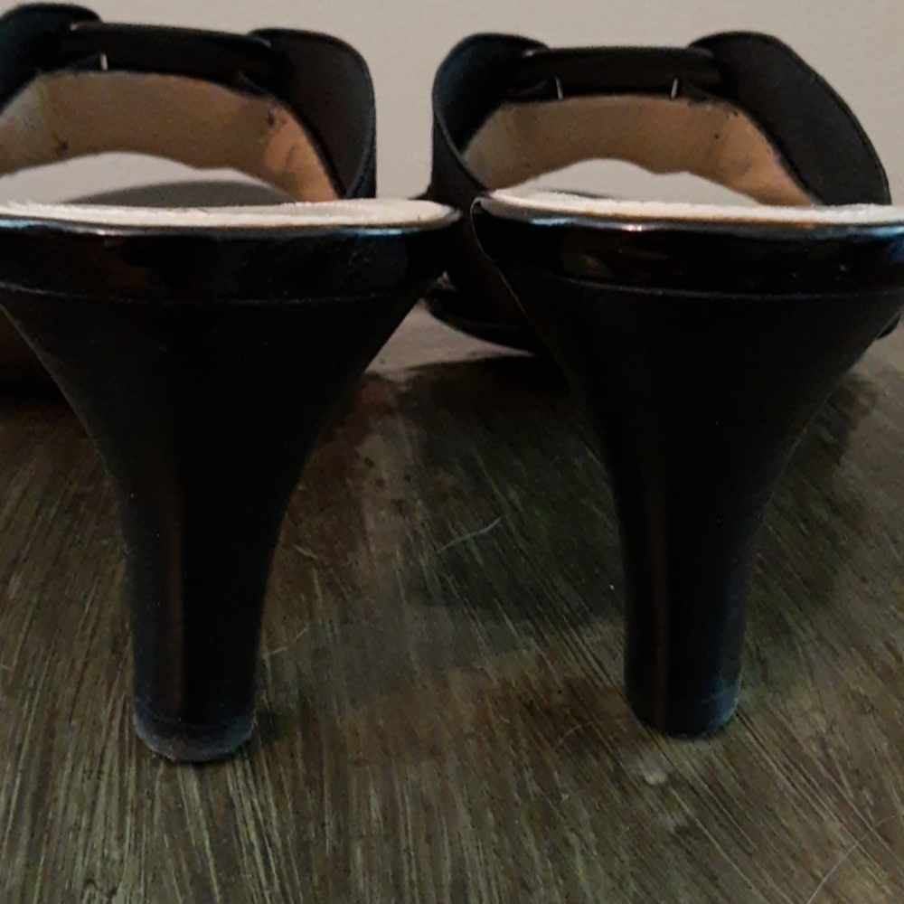 Size 8.5 Ellen Tracy Black "Hunter" Dress Sandals - Picture 3 of 6